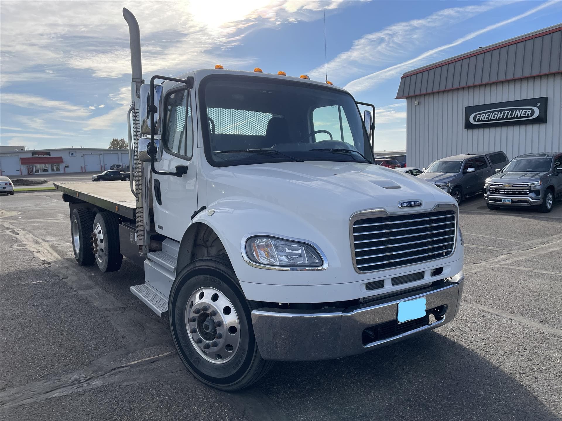 2012 Freightliner M2 106 — photo 4
