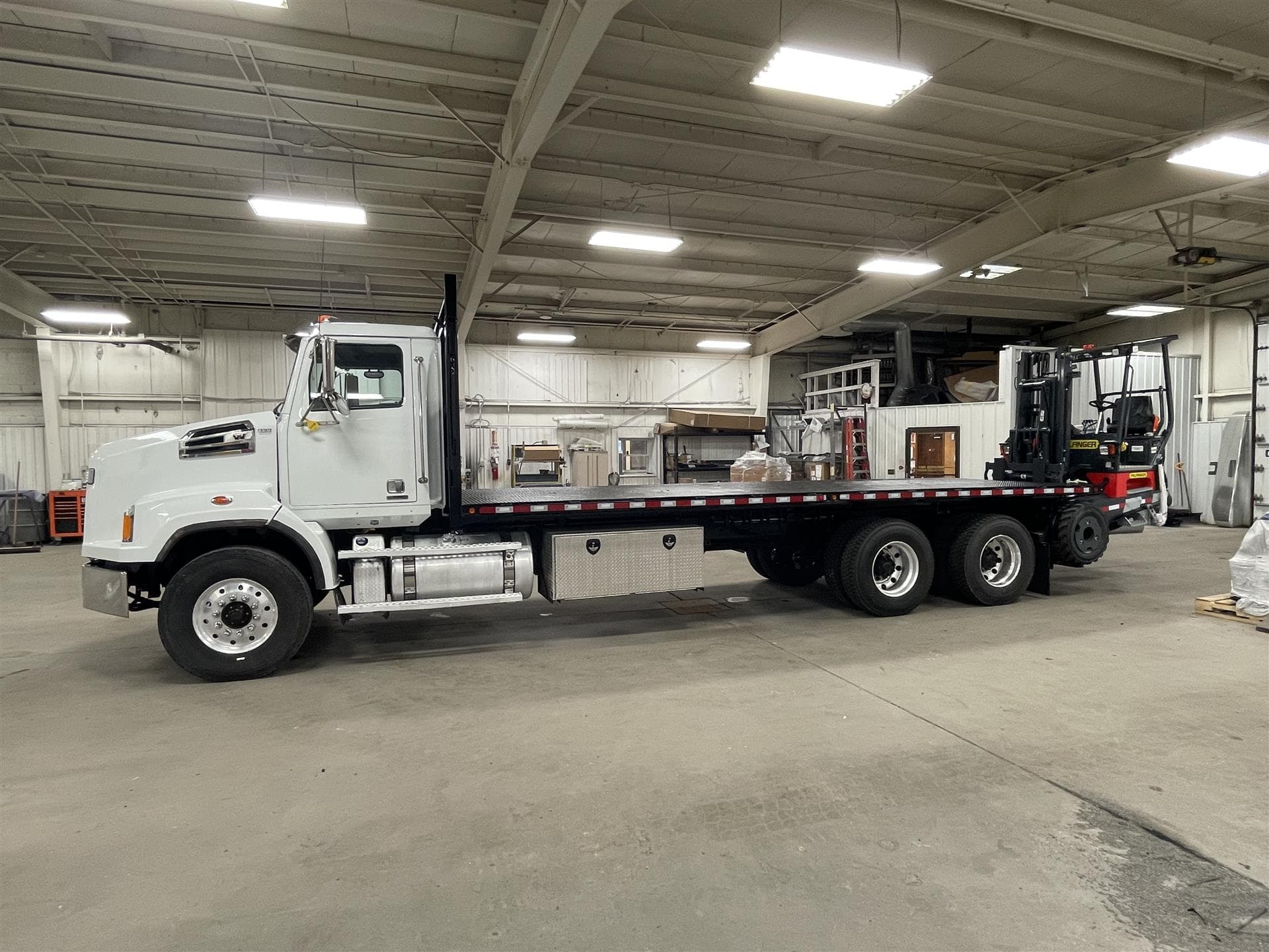 2013 Western Star 4700 — photo 2