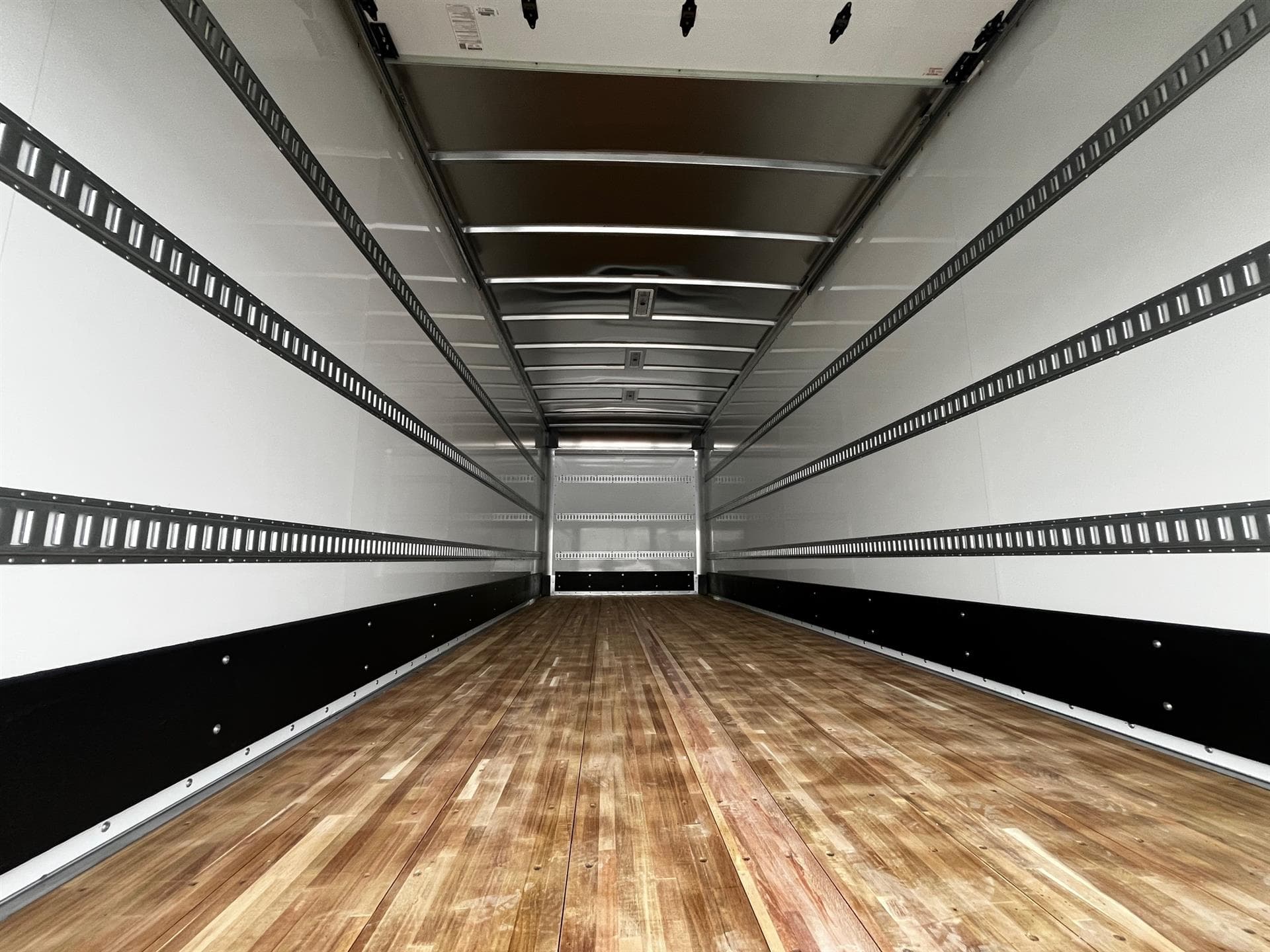 2026 Freightliner M2 106 — photo 8