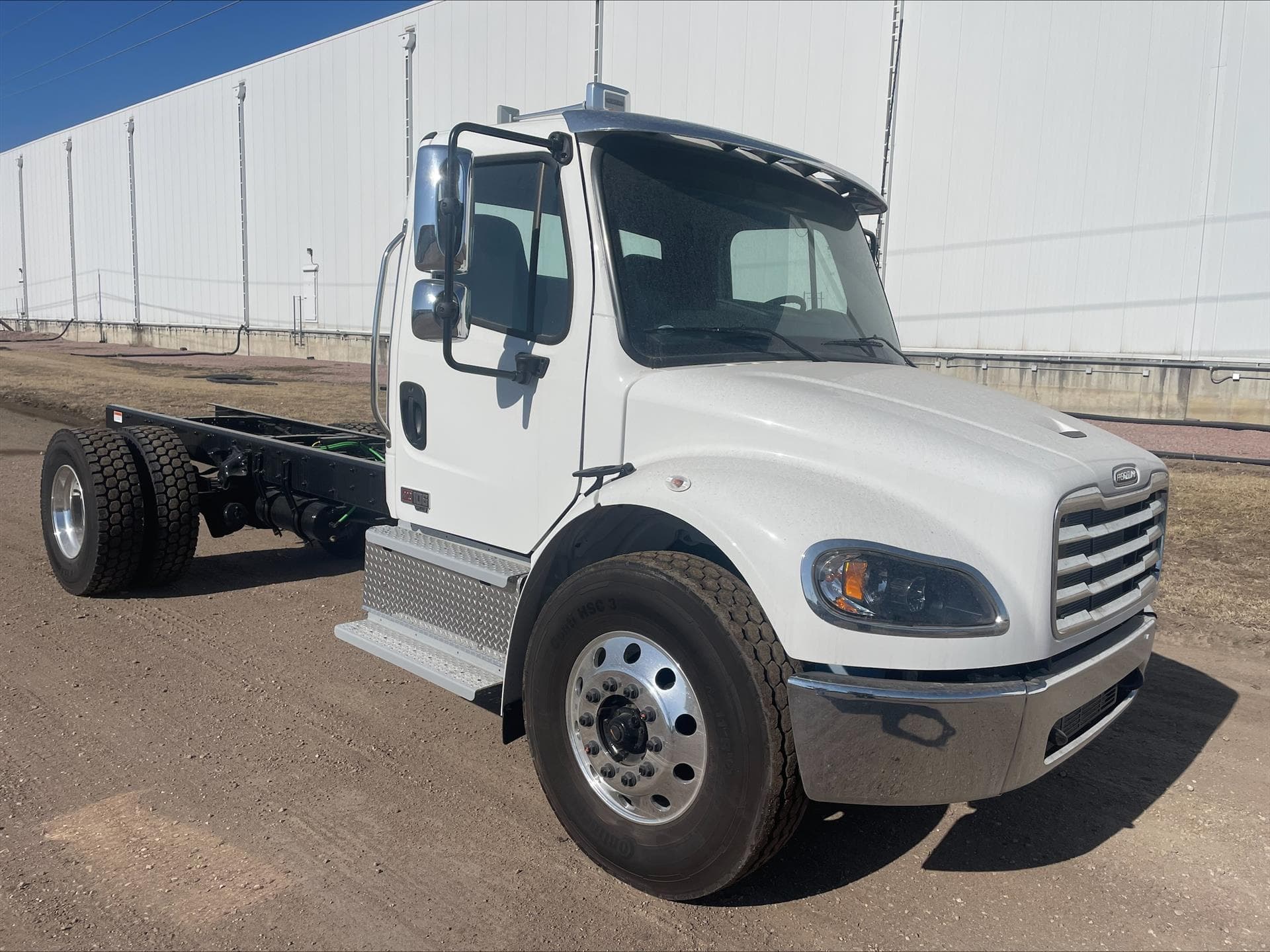 2026 Freightliner M2 106 — photo 9