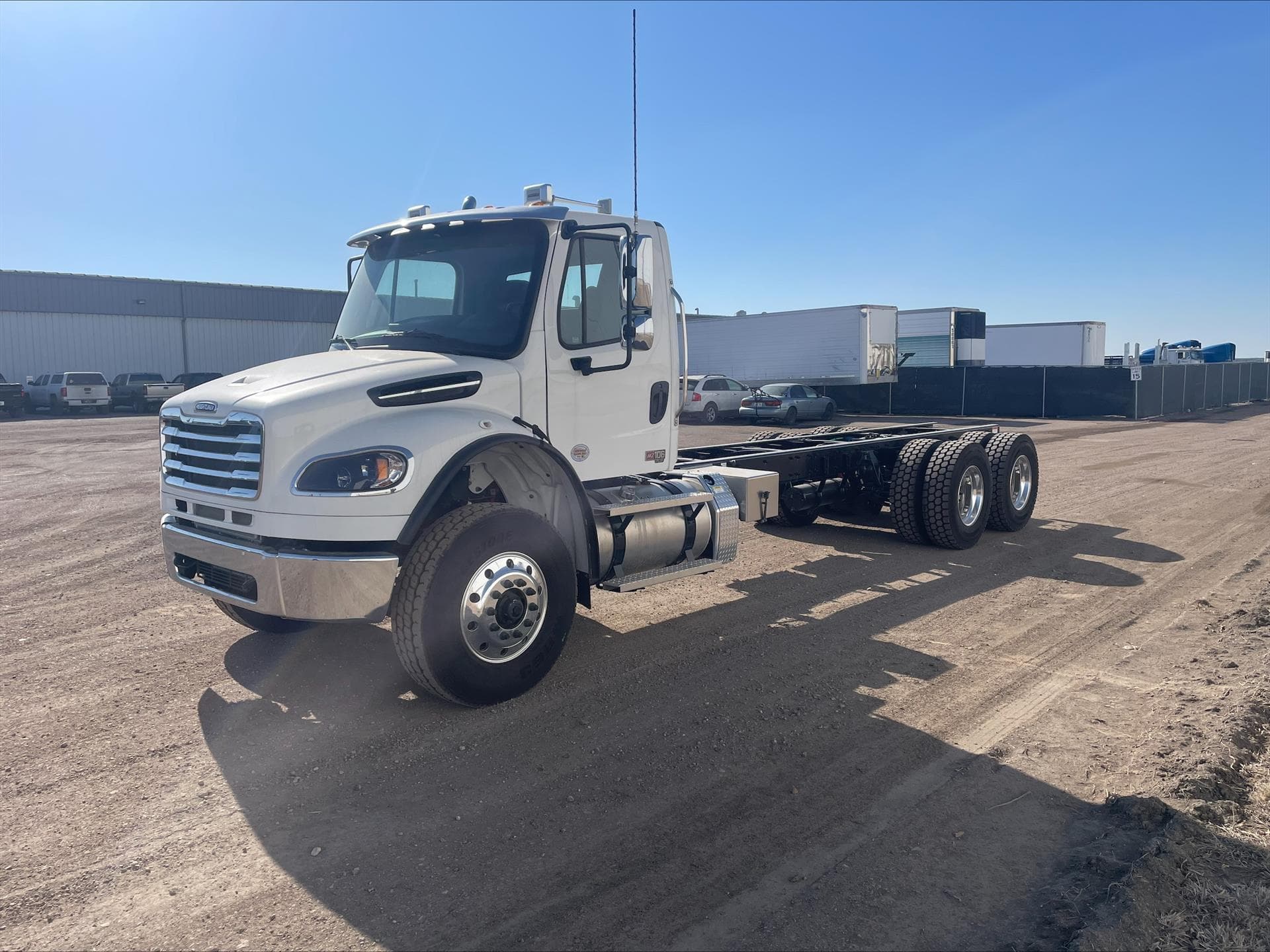 2026 Freightliner M2 106 — photo 3