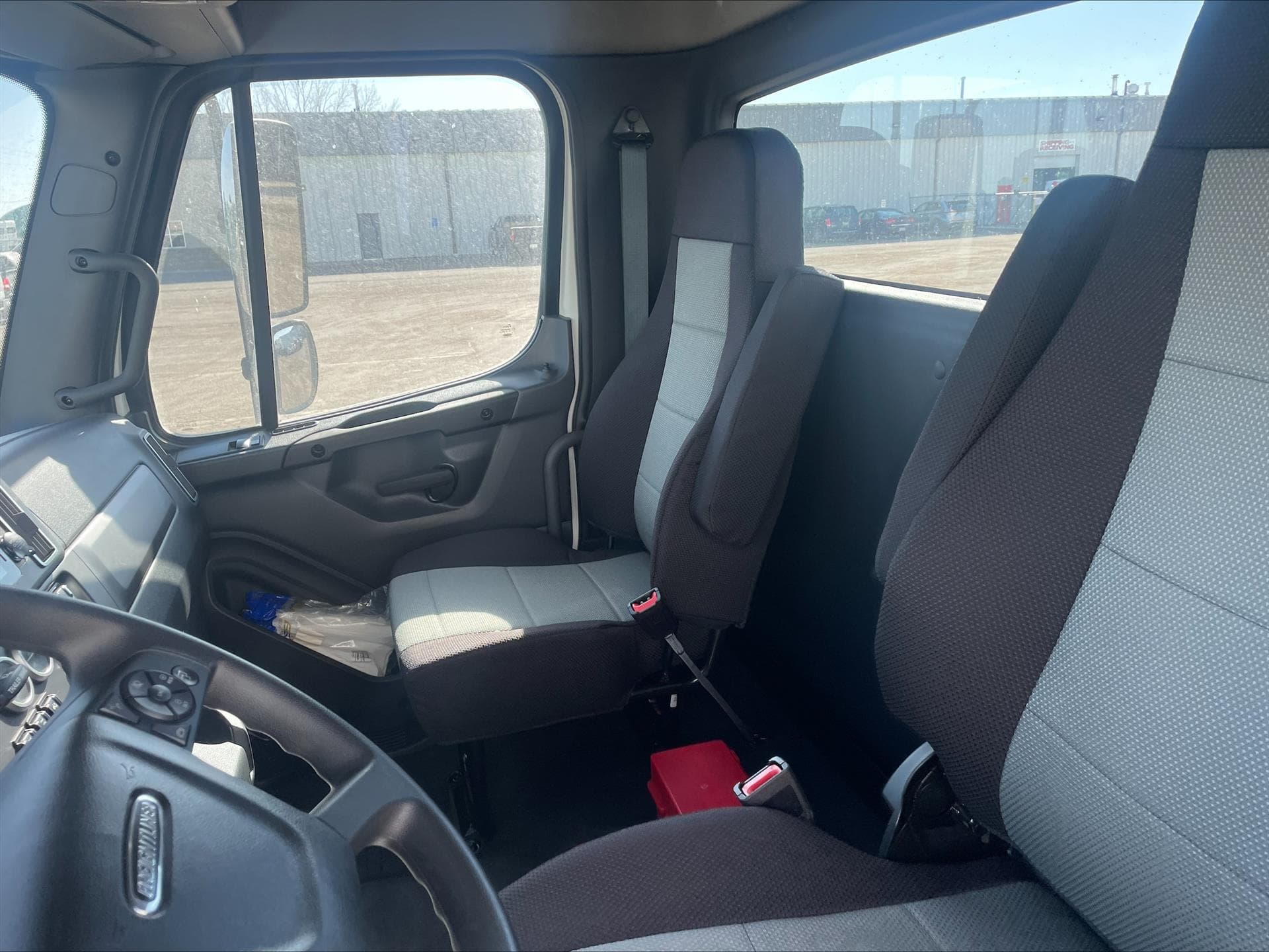 2026 Freightliner M2 106 — photo 8