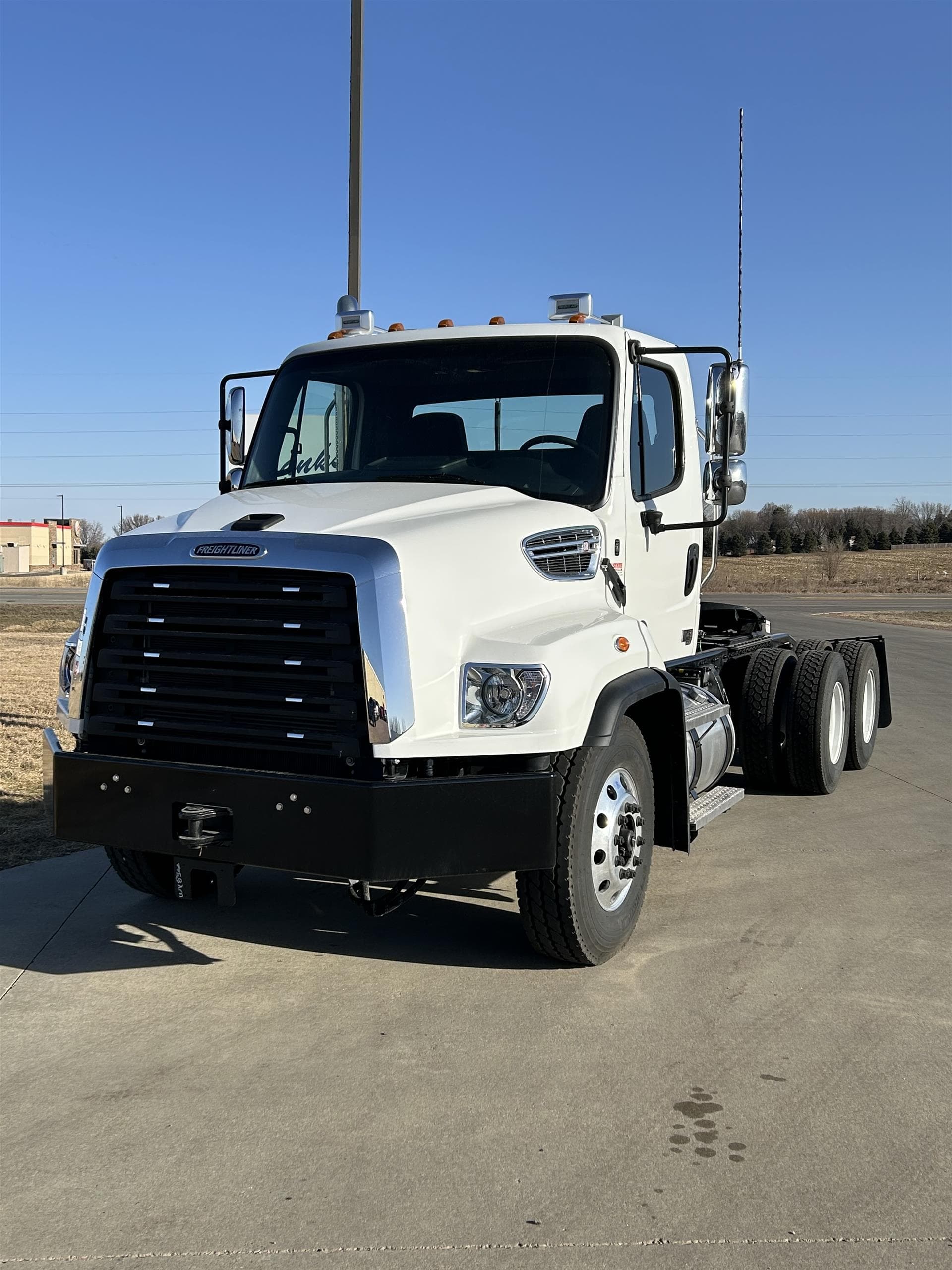 2026 Freightliner 114SD — photo 2