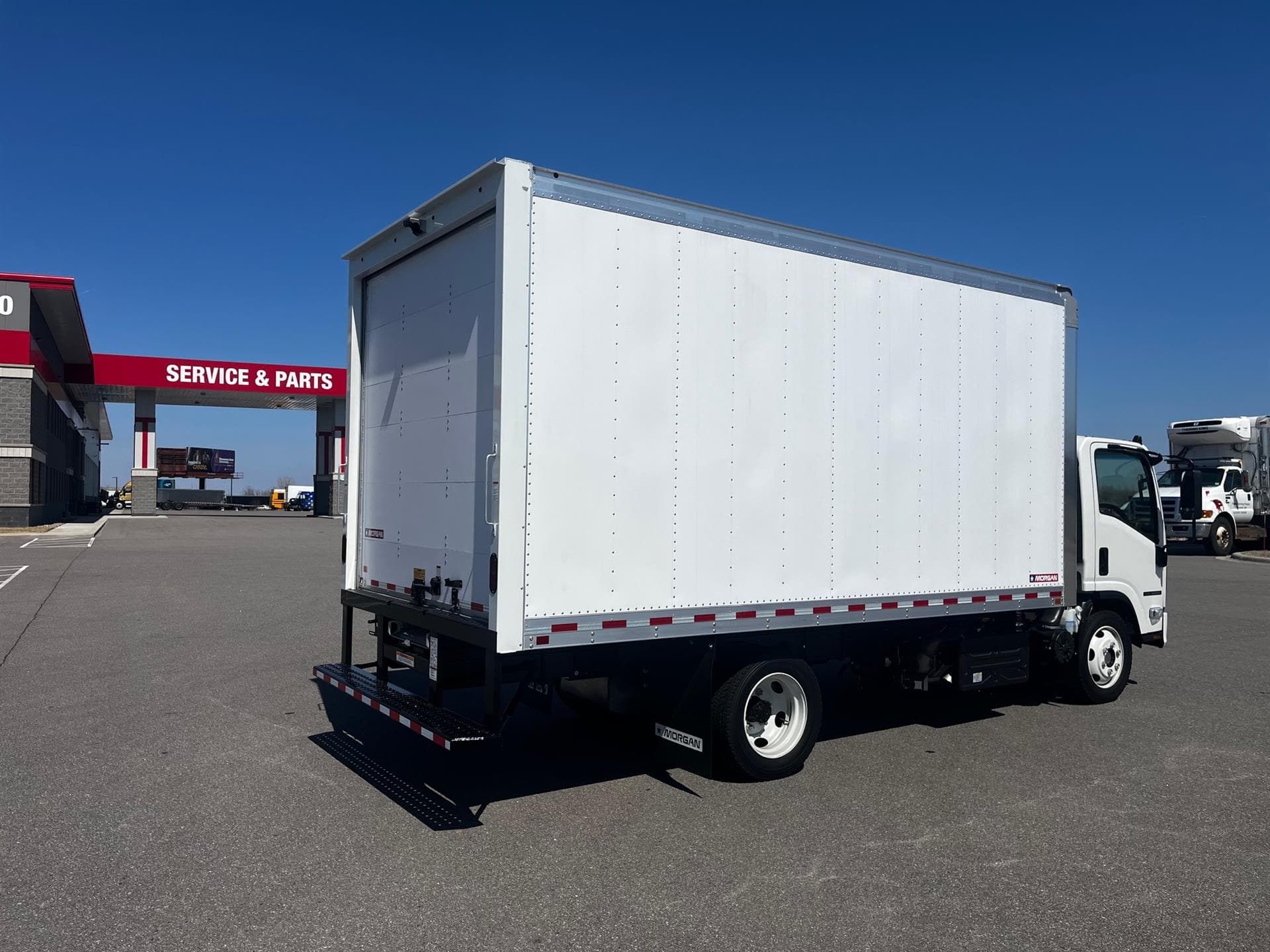 2026 Isuzu NRR — photo 2