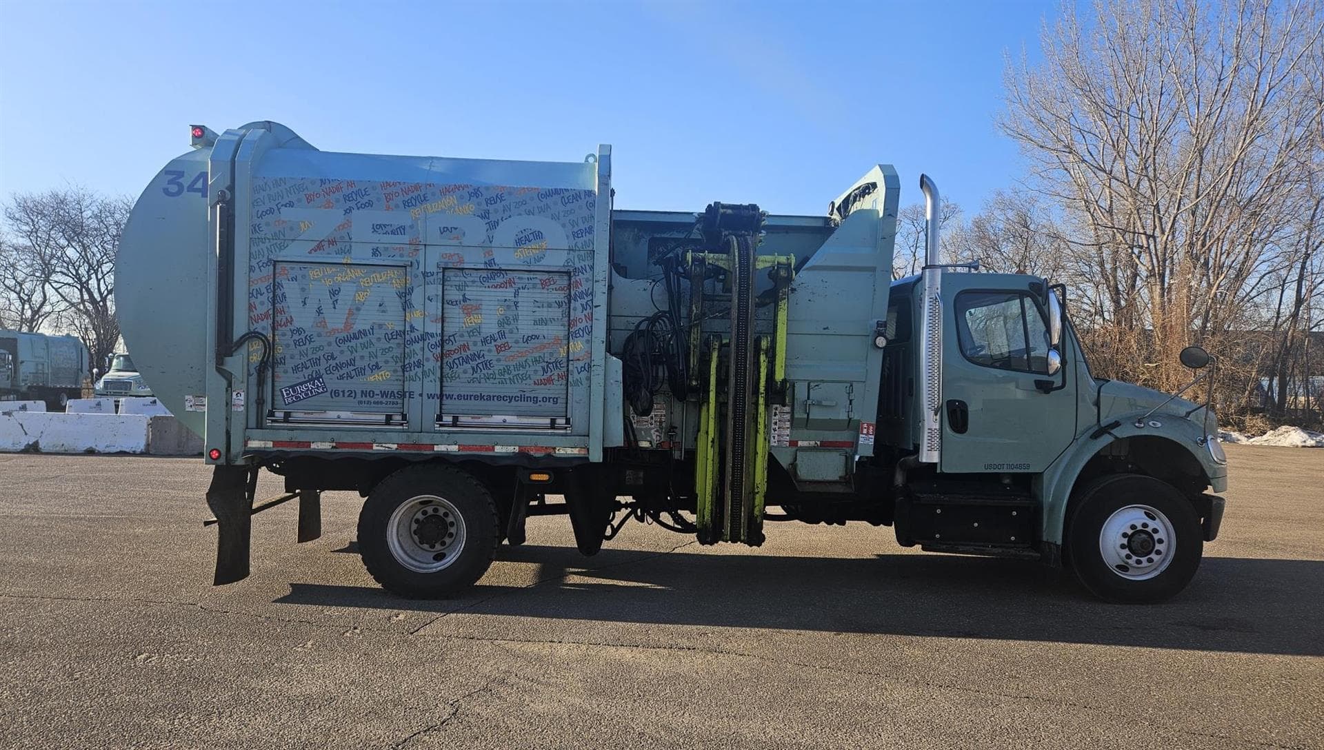 2024 Freightliner M2 106 — photo 5