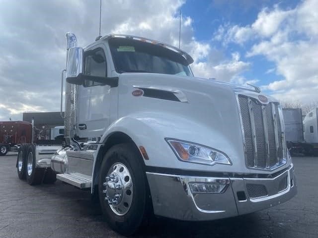2025 Peterbilt 579 — photo 7