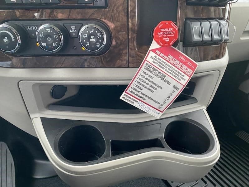 2025 Peterbilt 589 — photo 20