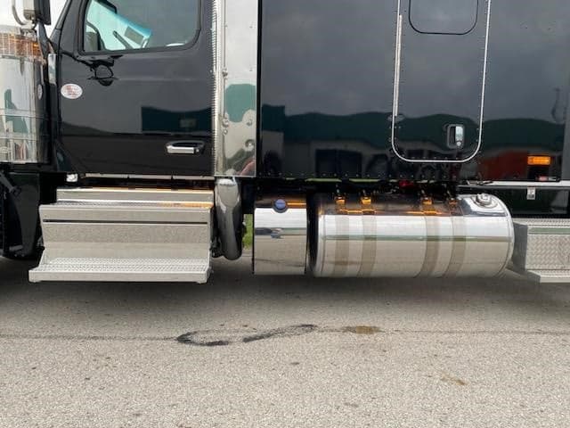 2025 Peterbilt 589 — photo 3