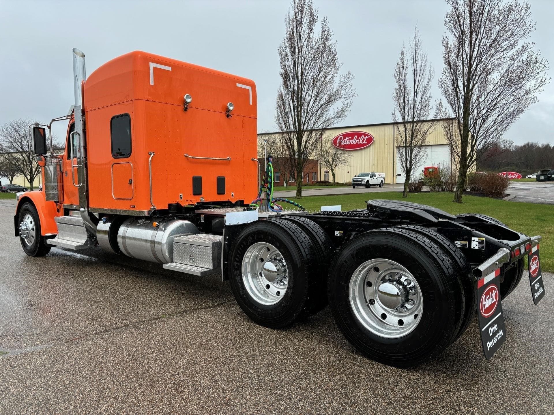 2025 Peterbilt 589 — photo 3