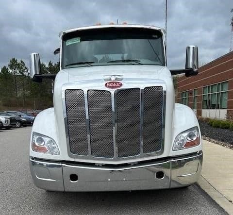 2025 Peterbilt 579 — photo 4