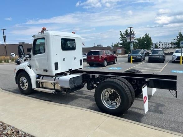 2025 Peterbilt 536 — photo 4