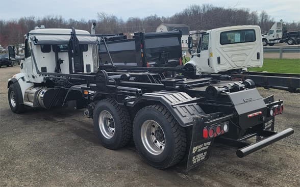 2024 Peterbilt 567 — photo 2