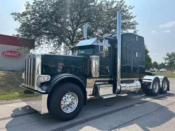 2024 Peterbilt 389 — photo 2