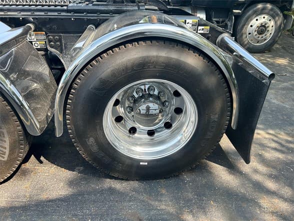 2024 Peterbilt 389 — photo 13