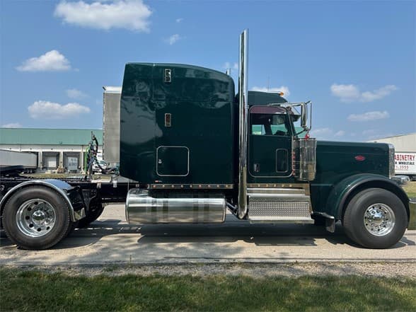 2024 Peterbilt 389 — photo 4