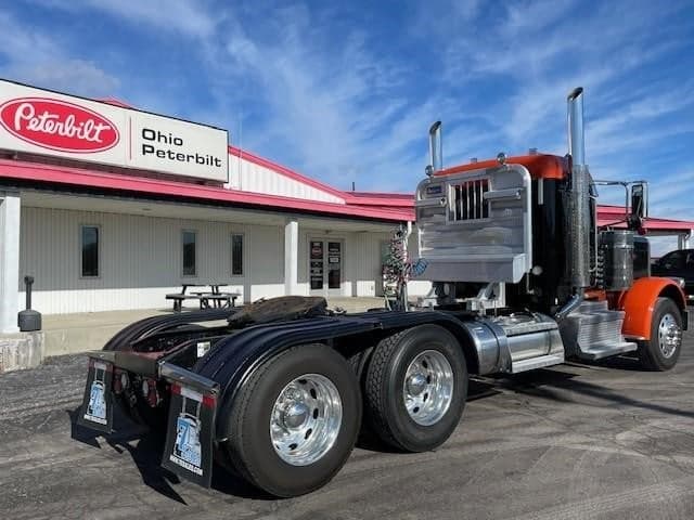 2023 Peterbilt 389 — photo 4