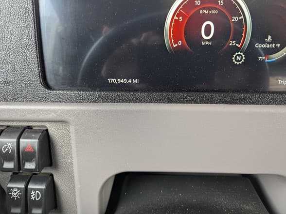 2023 Peterbilt 389 — photo 7