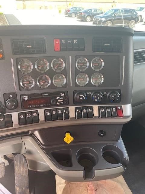2021 Kenworth T880 — photo 10