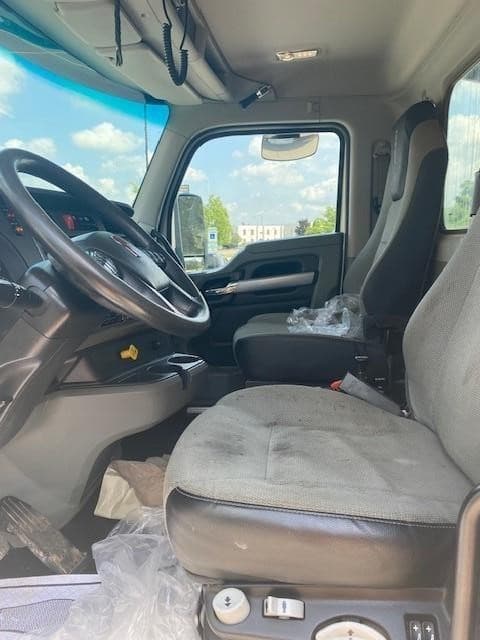 2021 Kenworth T880 — photo 9
