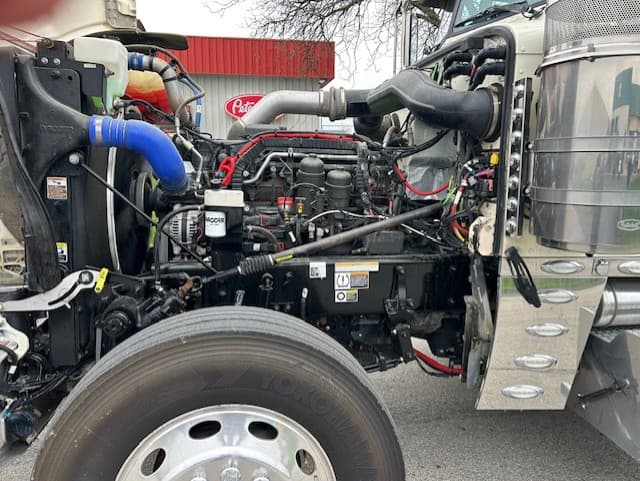 2022 Peterbilt 389 — photo 10
