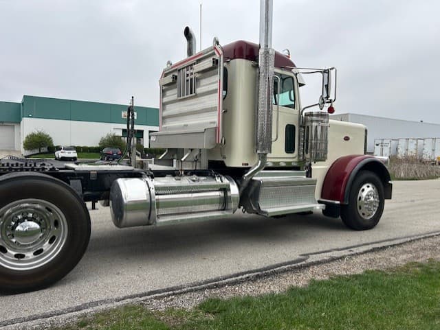 2022 Peterbilt 389 — photo 4