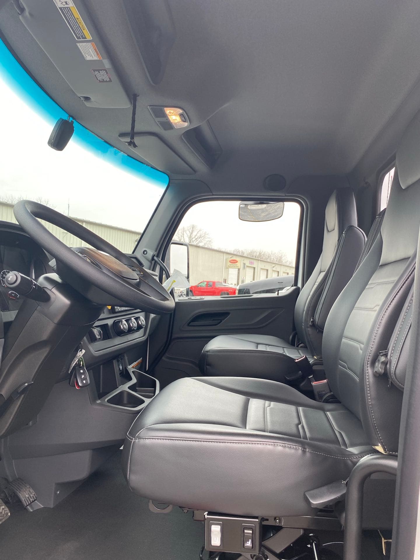 2025 Peterbilt 536 — photo 7