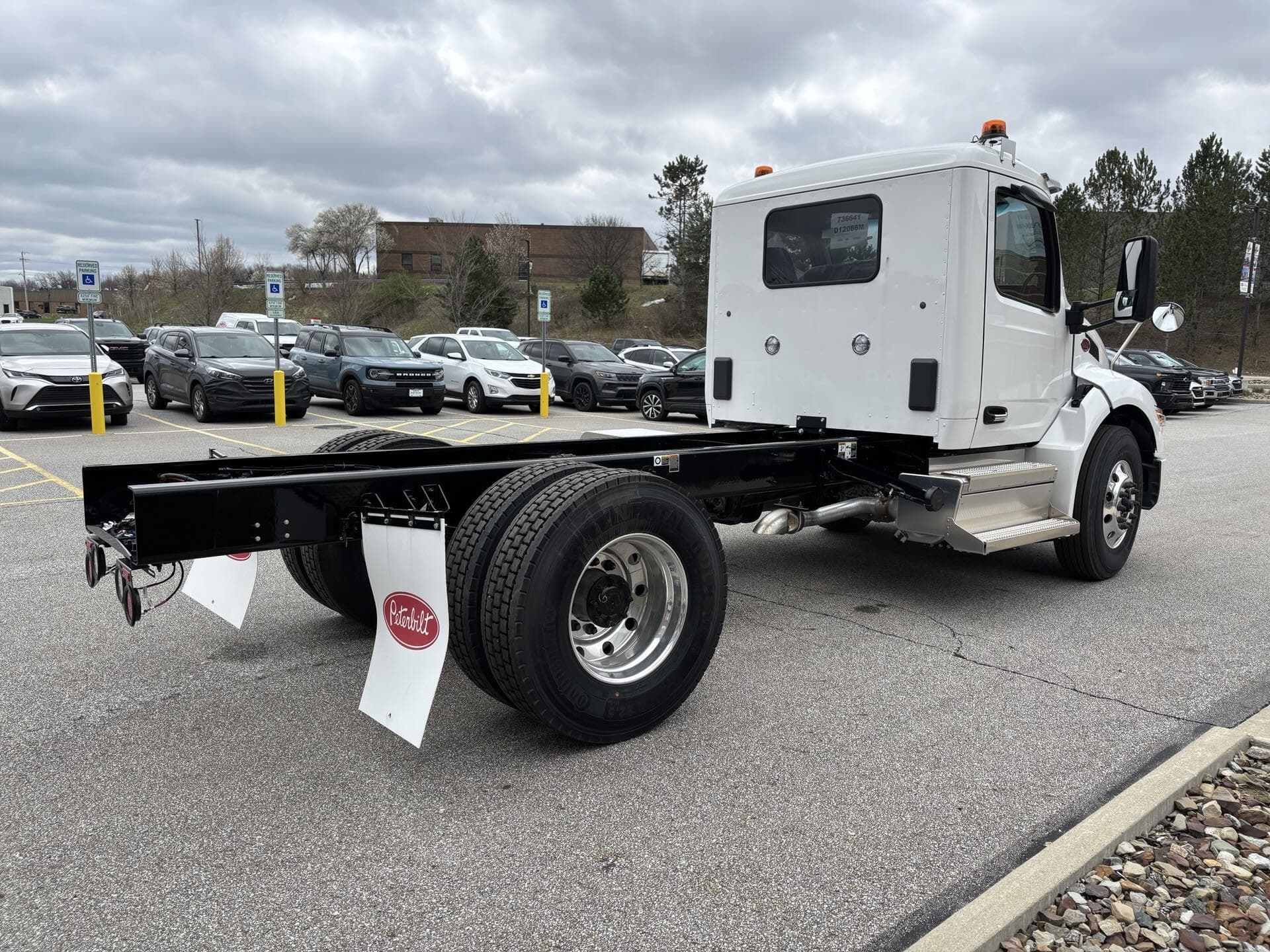 2025 Peterbilt 536 — photo 4