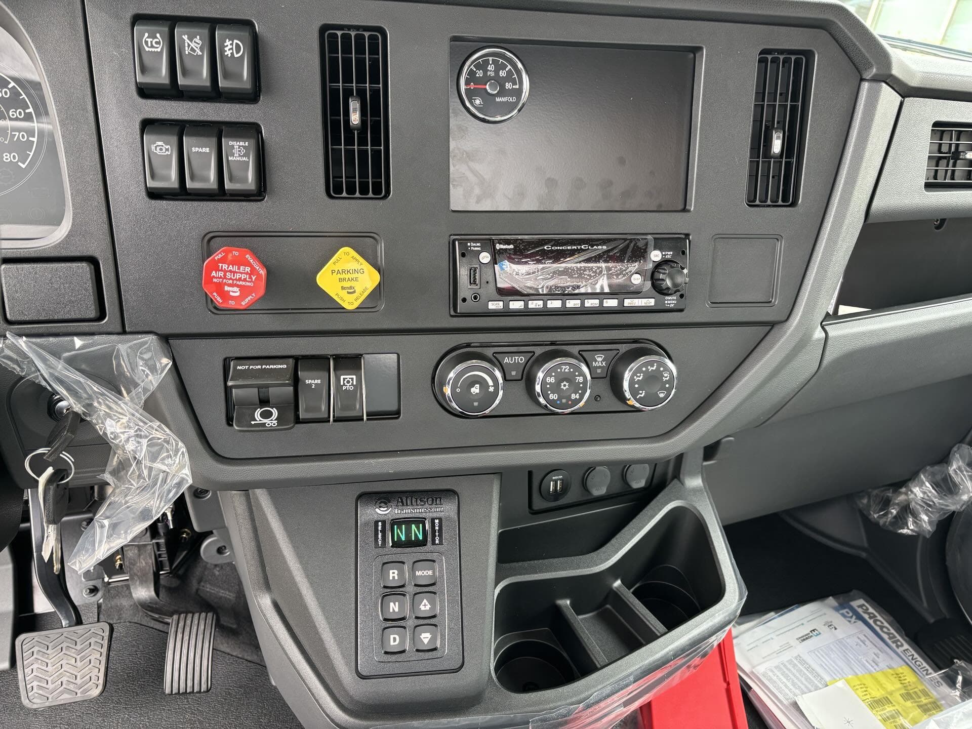 2025 Peterbilt 536 — photo 8