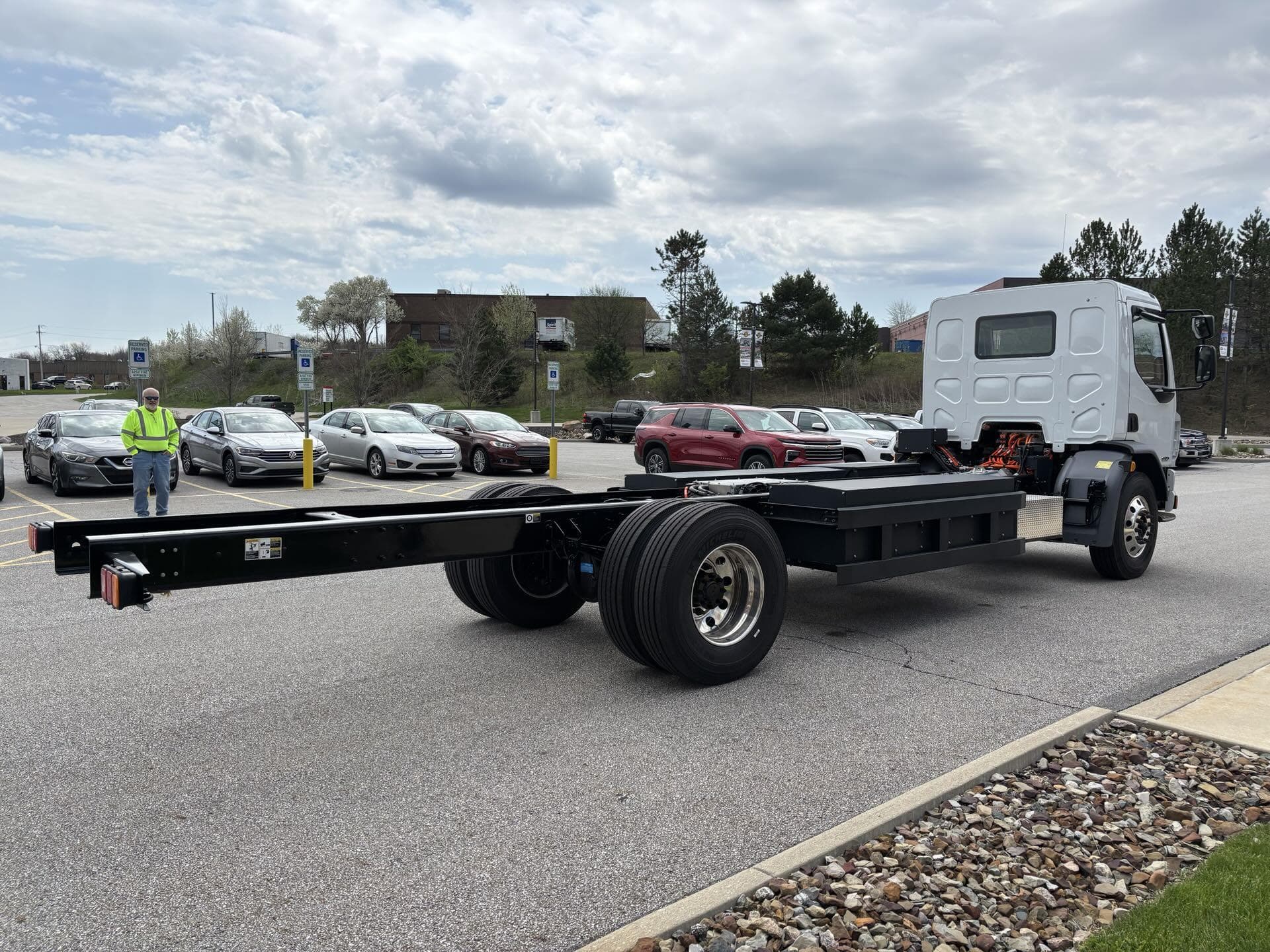 2026 Peterbilt 220EV — photo 3