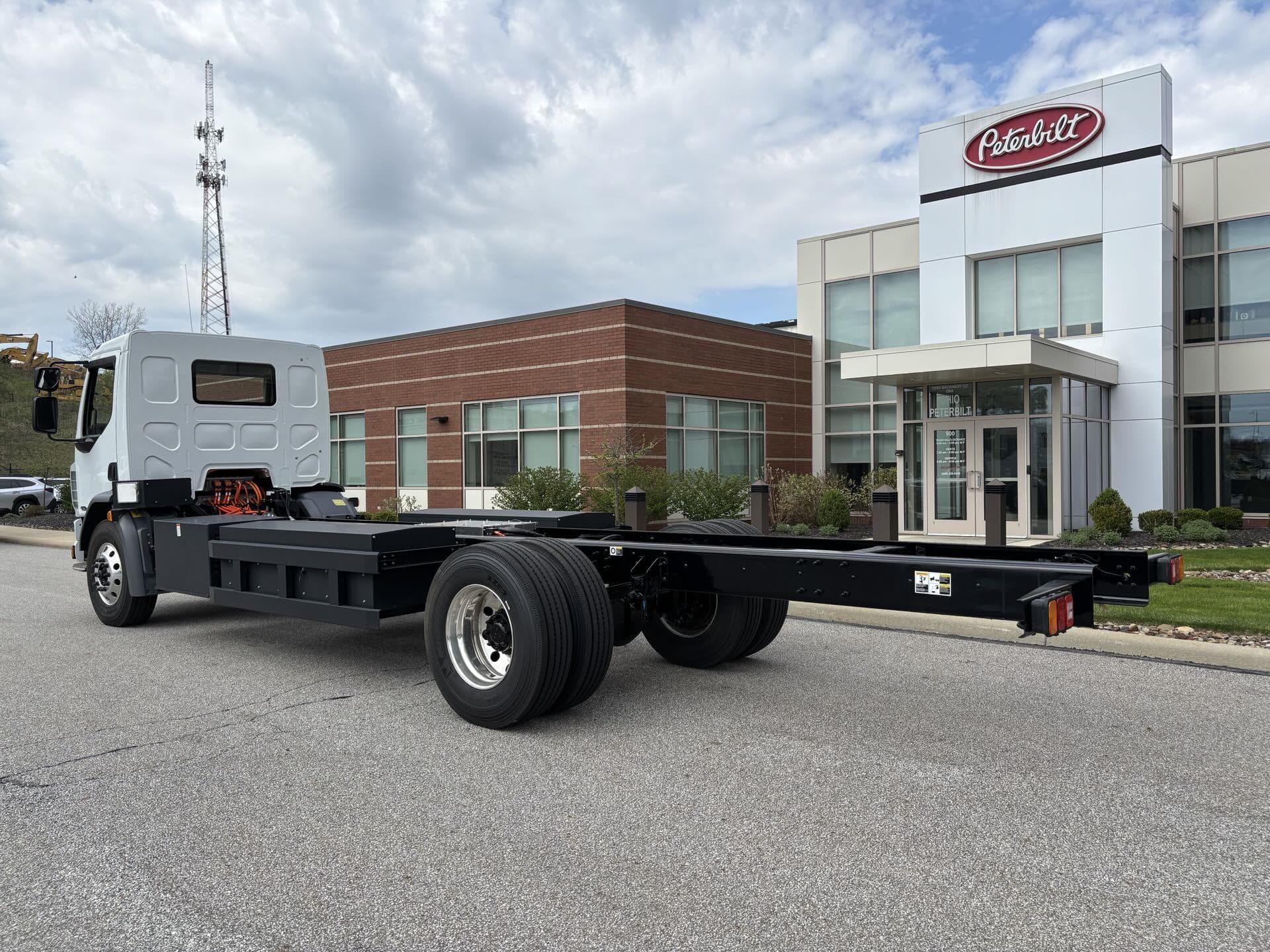 2026 Peterbilt 220EV — photo 4