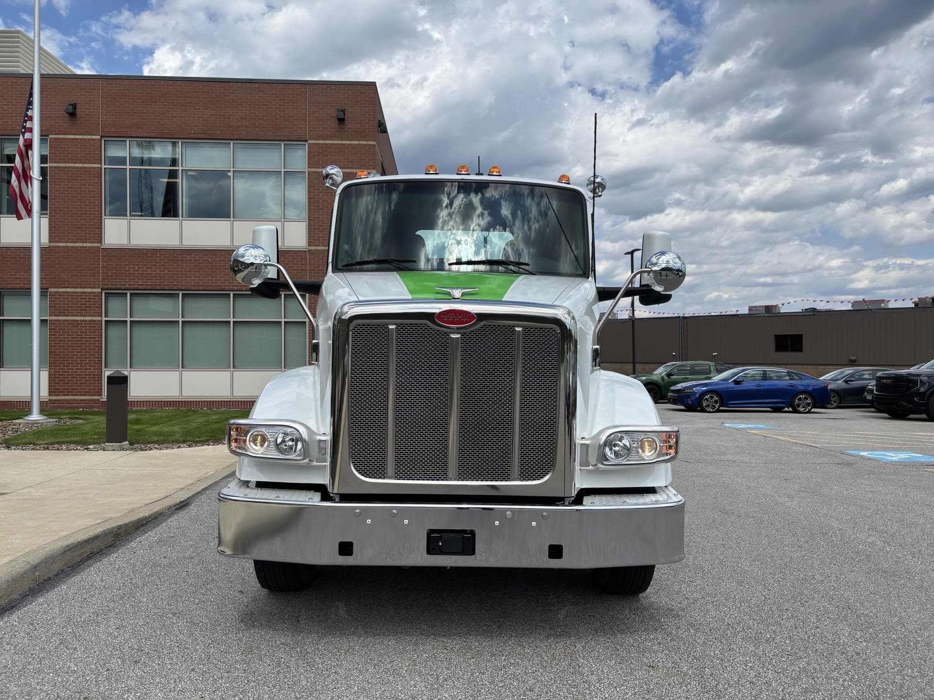 2025 Peterbilt 567 — photo 7