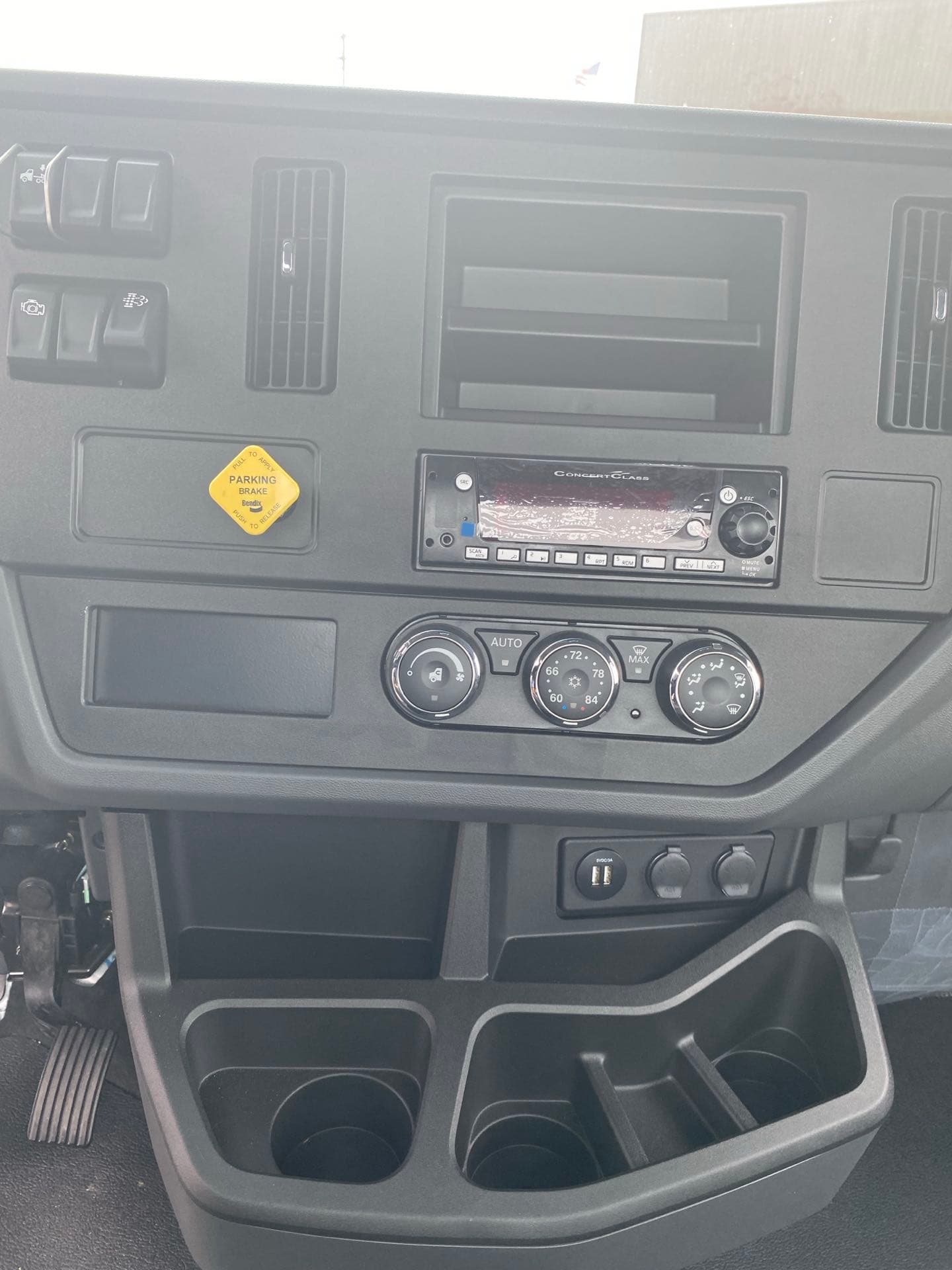 2024 Peterbilt — photo 10