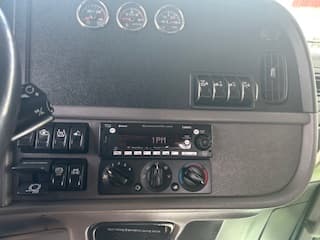 2023 Peterbilt 389 — photo 16