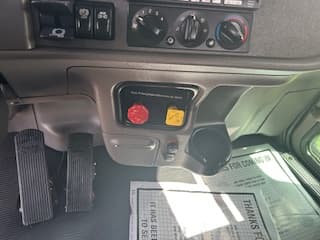 2023 Peterbilt 389 — photo 17