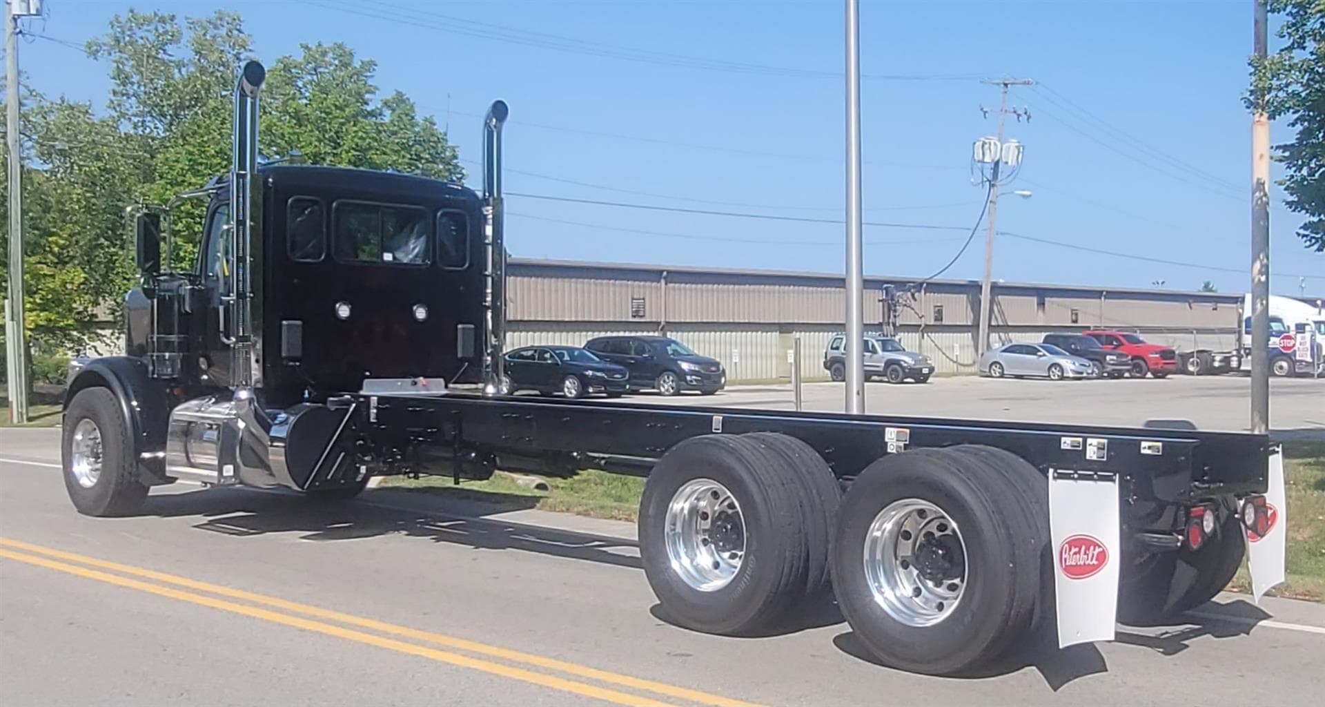 2025 Peterbilt 589 — photo 3