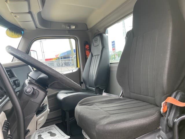 2021 Peterbilt 579 — photo 11