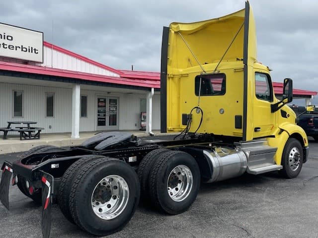 2021 Peterbilt 579 — photo 4
