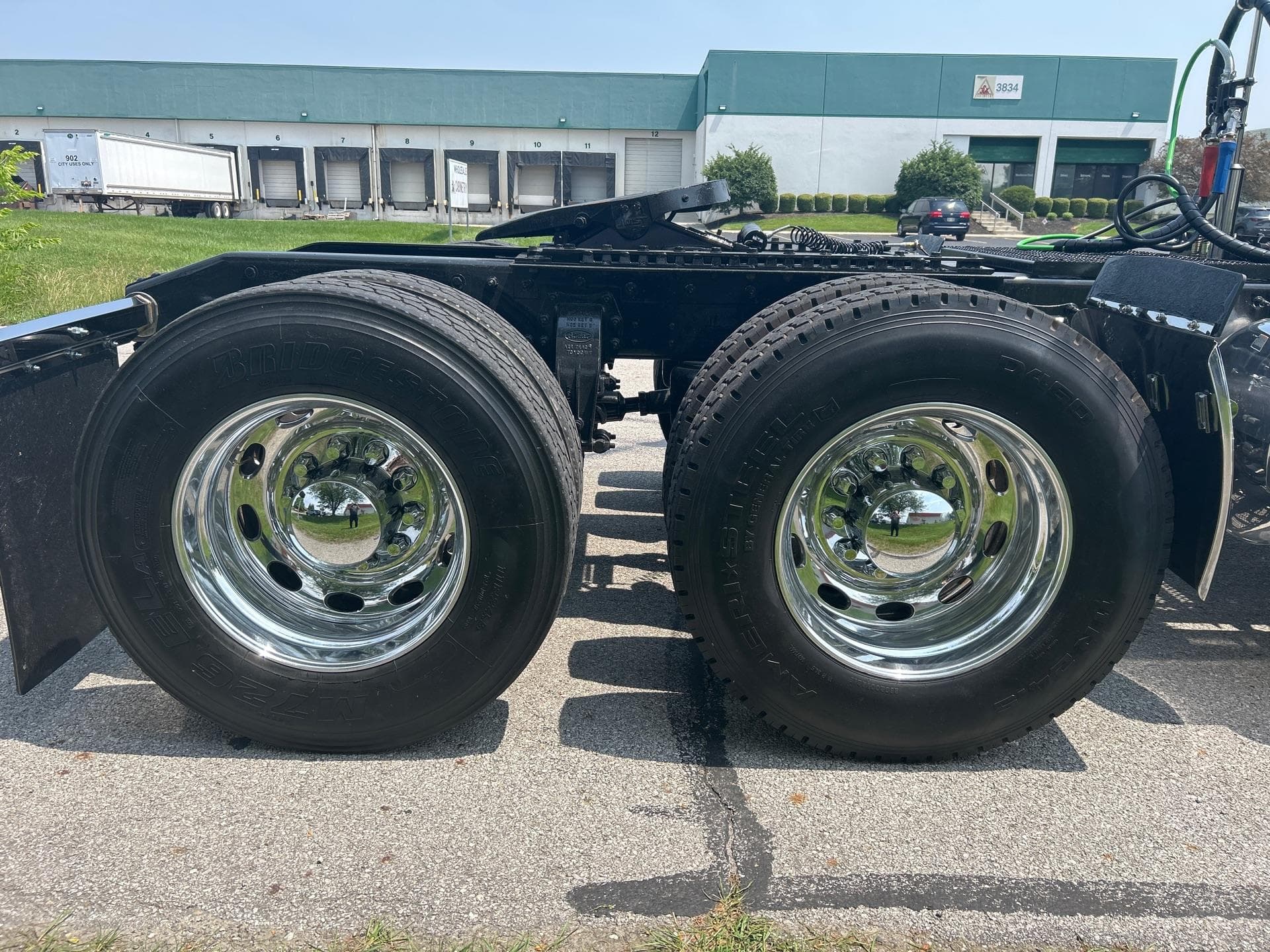 2023 Peterbilt 389 — photo 6