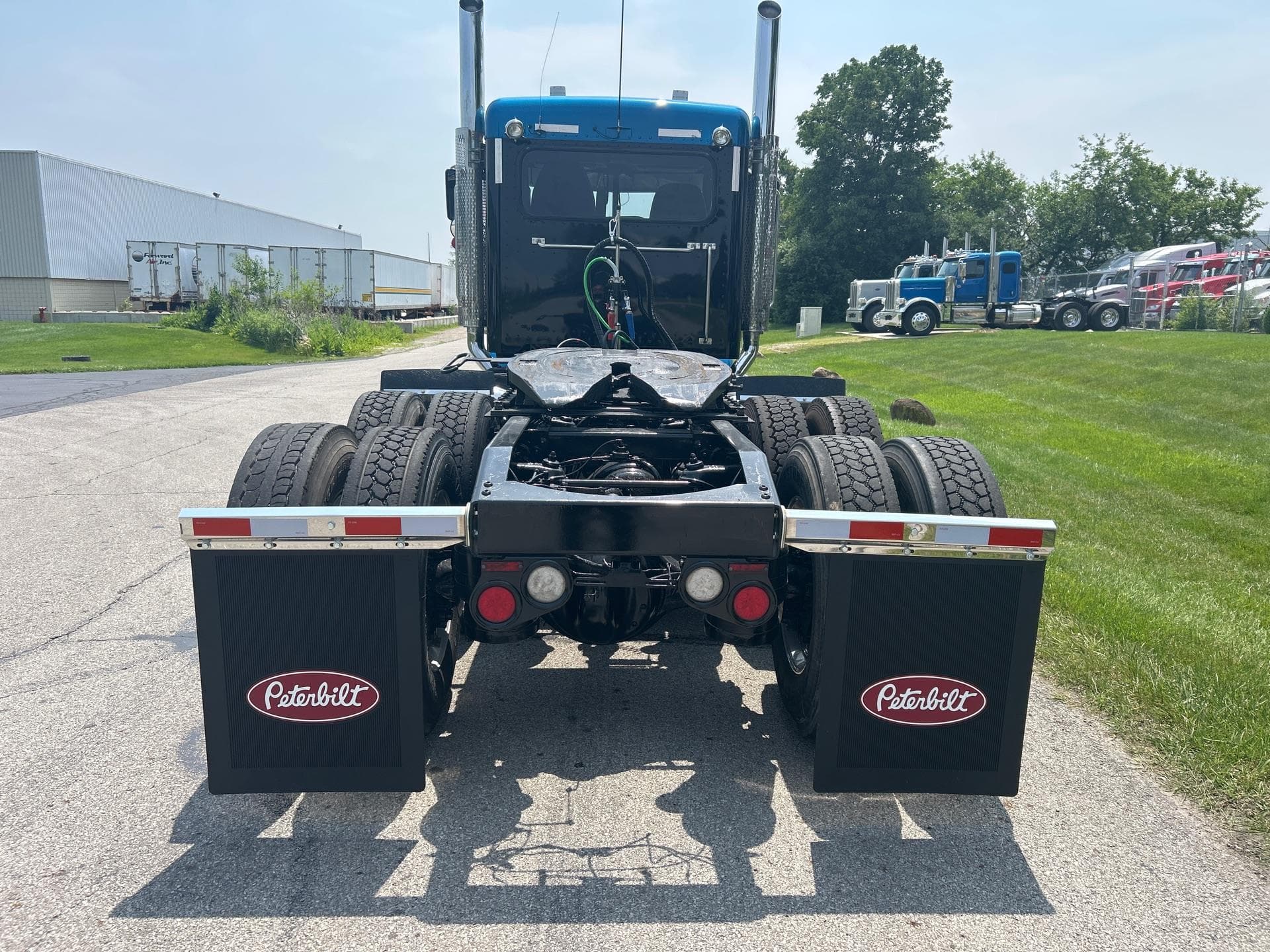 2023 Peterbilt 389 — photo 7