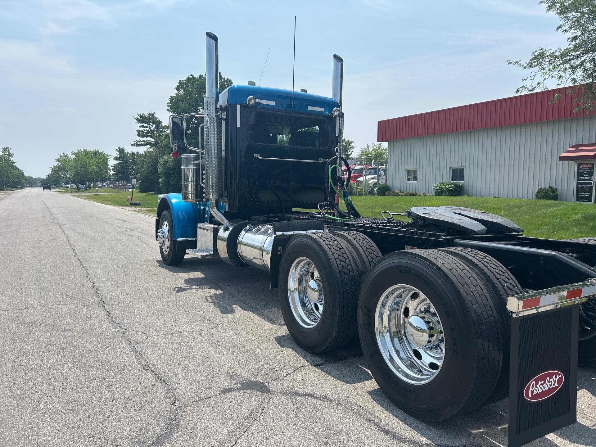 2023 Peterbilt 389 — photo 8