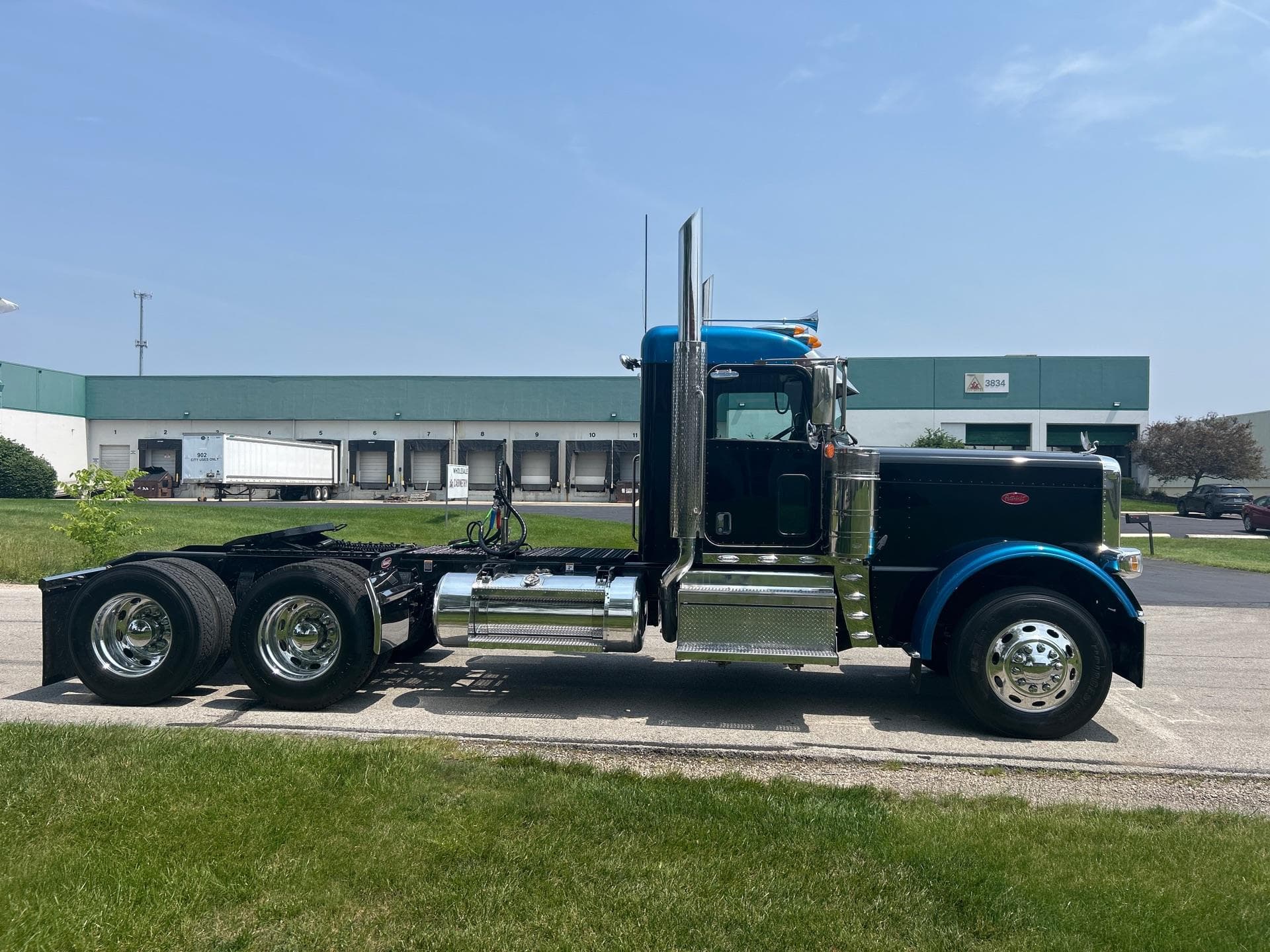 2023 Peterbilt 389 — photo 4