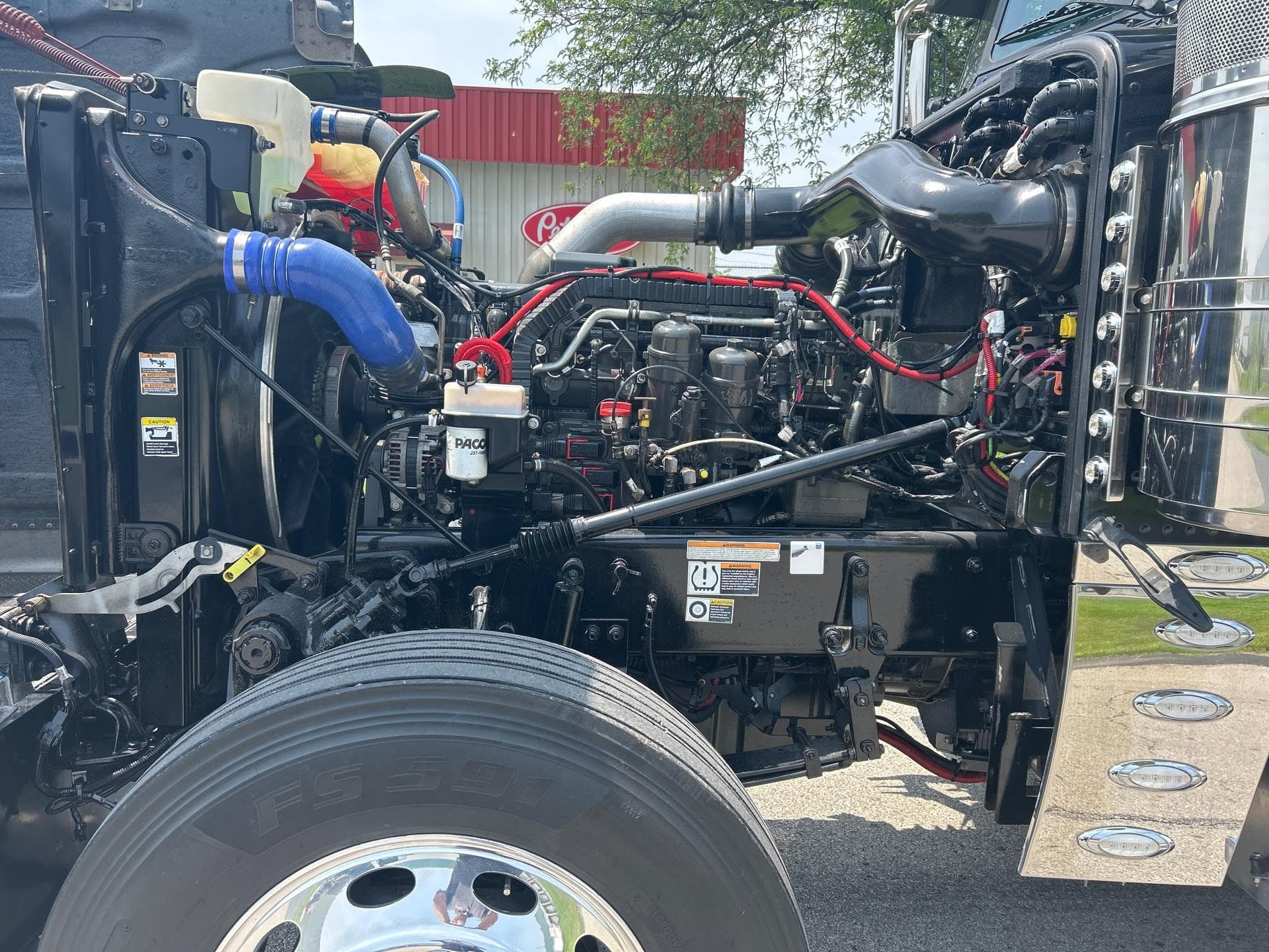 2023 Peterbilt 389 — photo 11