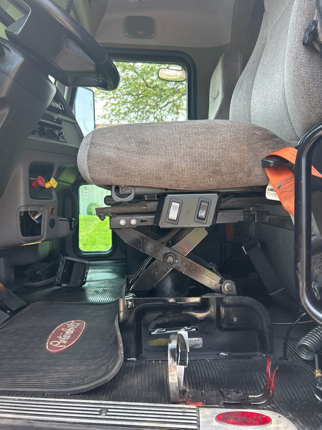 2023 Peterbilt 389 — photo 13