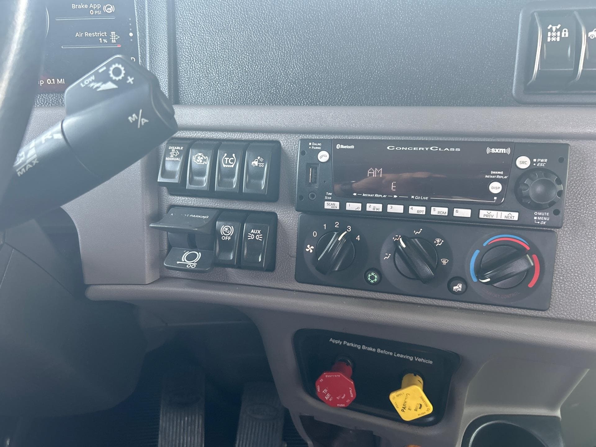 2023 Peterbilt 389 — photo 17