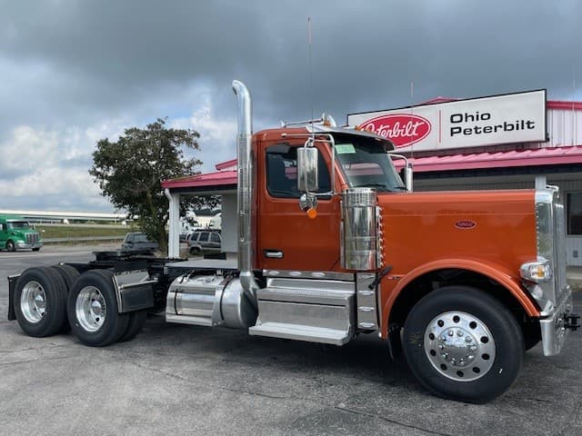 2026 Peterbilt 589 — photo 2
