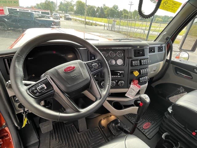 2026 Peterbilt 589 — photo 13