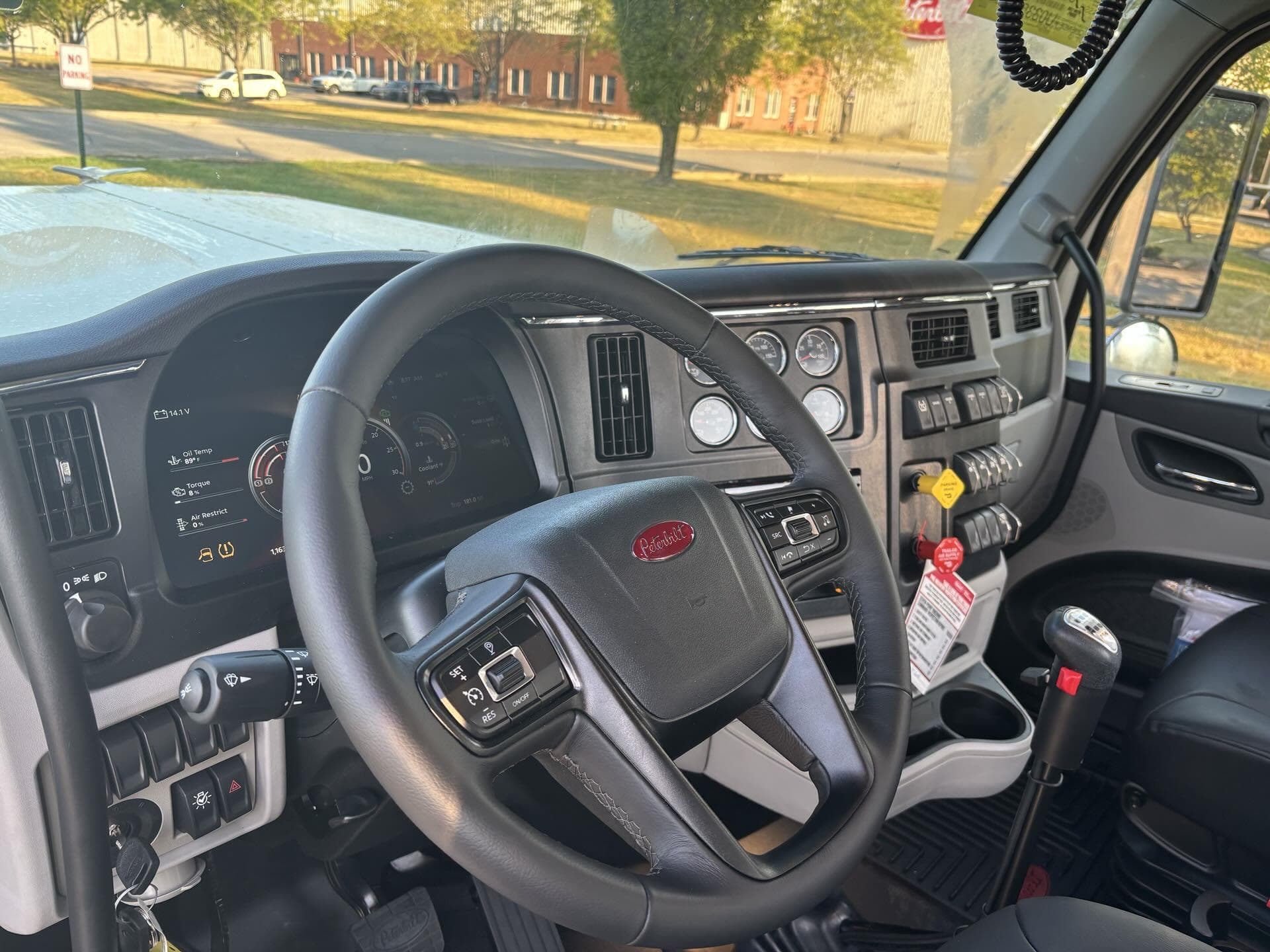 2026 Peterbilt 589 — photo 13