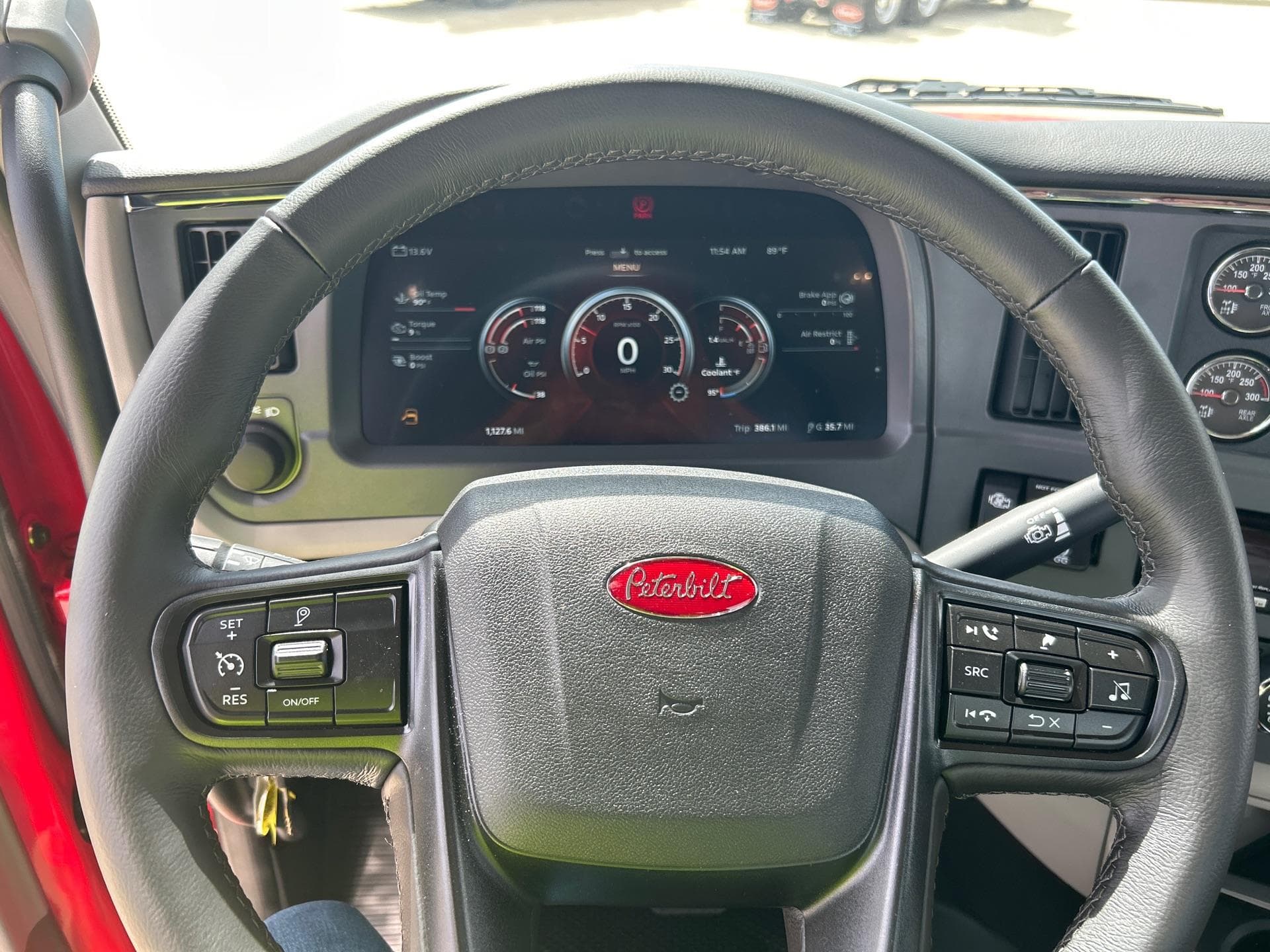 2026 Peterbilt 567 — photo 10