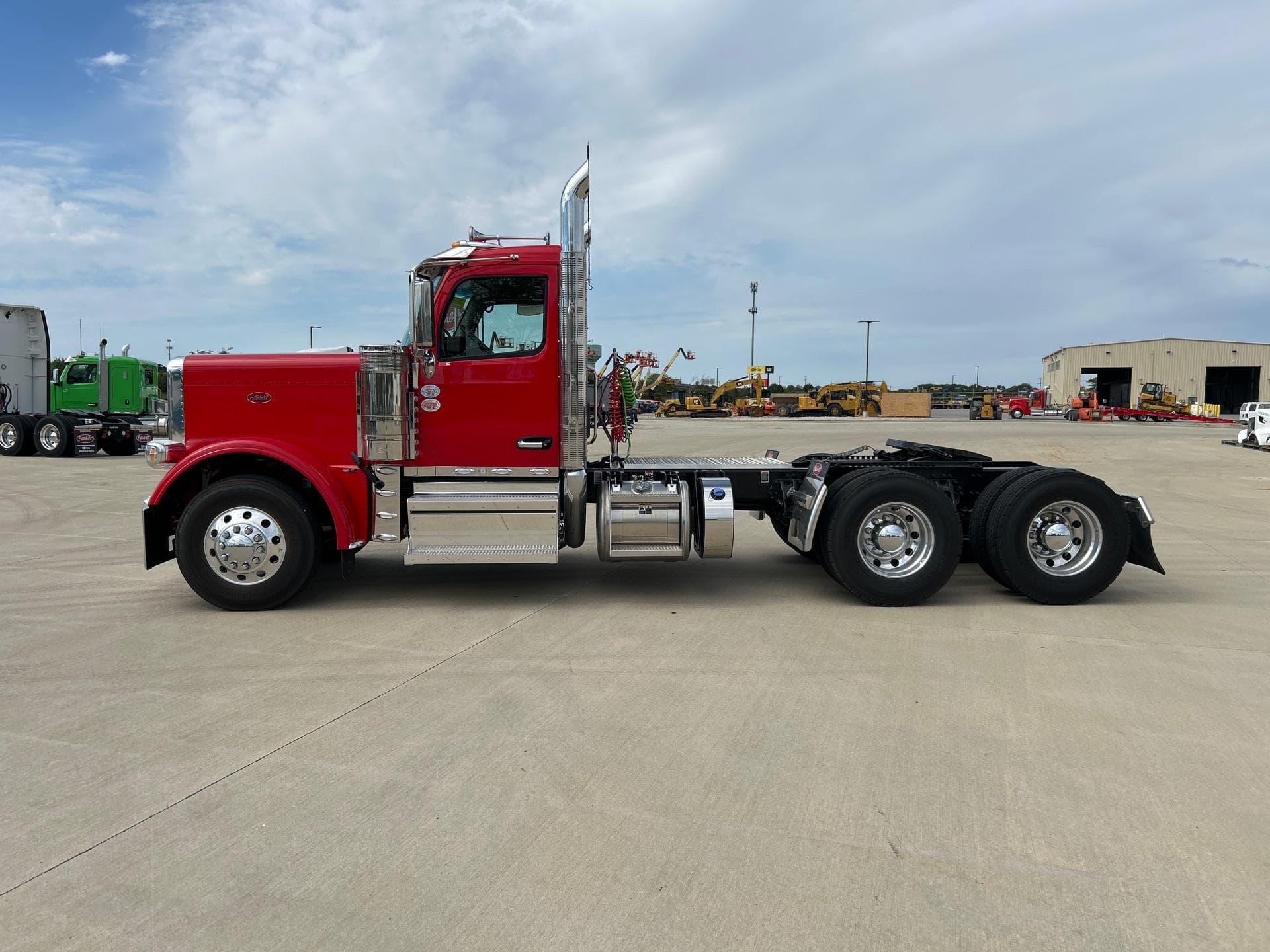2026 Peterbilt 589 — photo 2