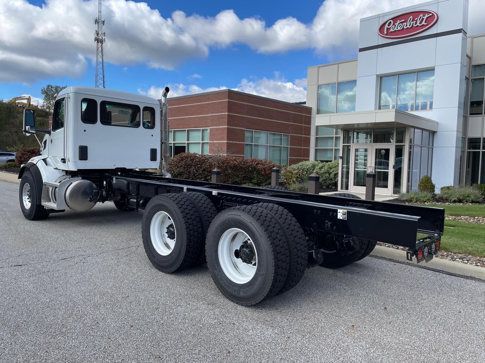 2025 Peterbilt 567 — photo 2